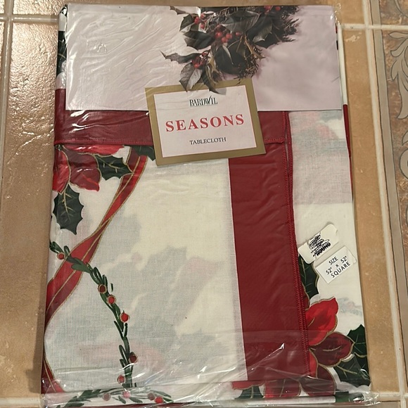 NWT BARDWIL SEASONS TABLECLOTH - Picture 2 of 6